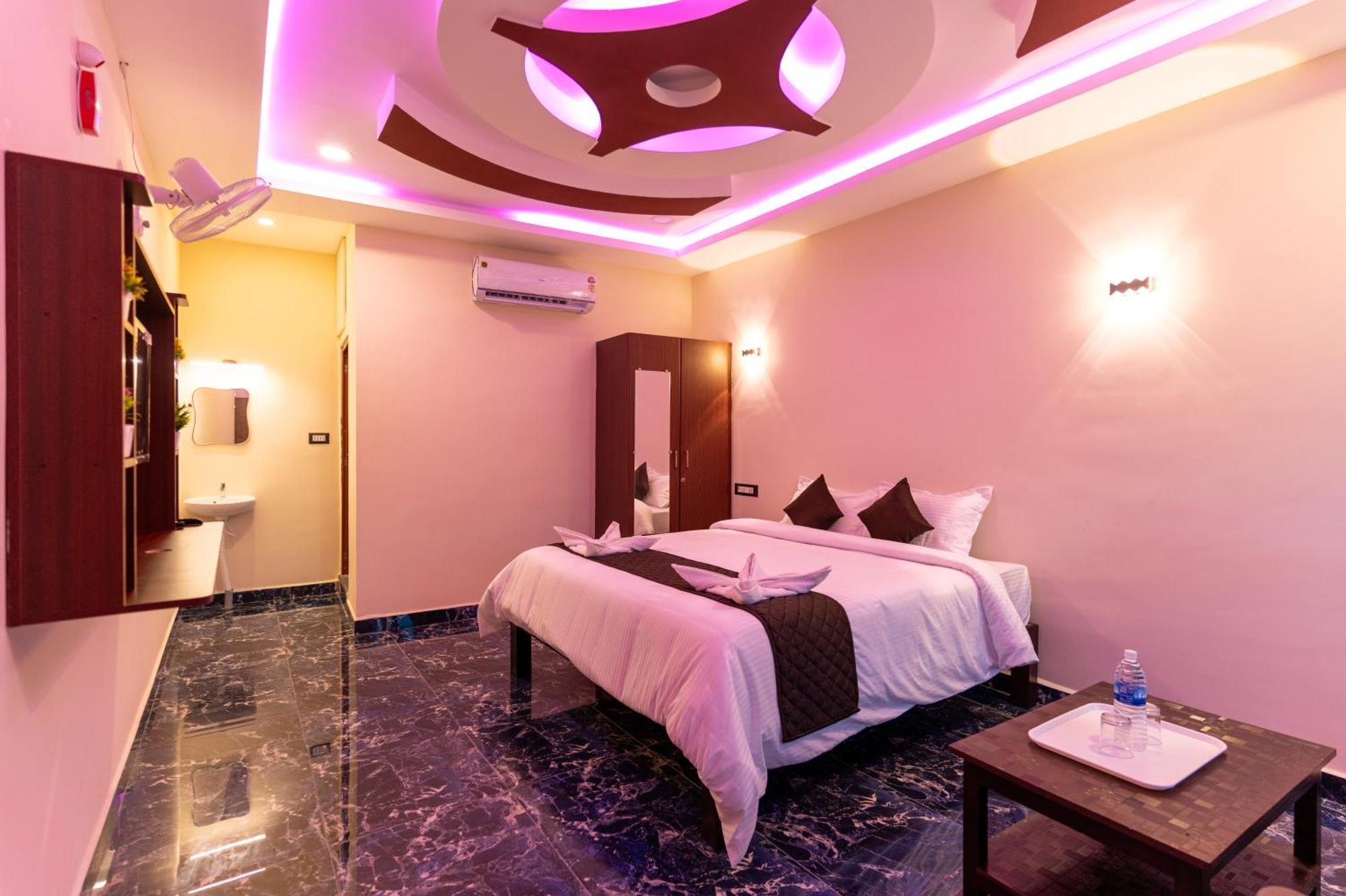 Auro Beach Resort Pondicherry Bagian luar foto