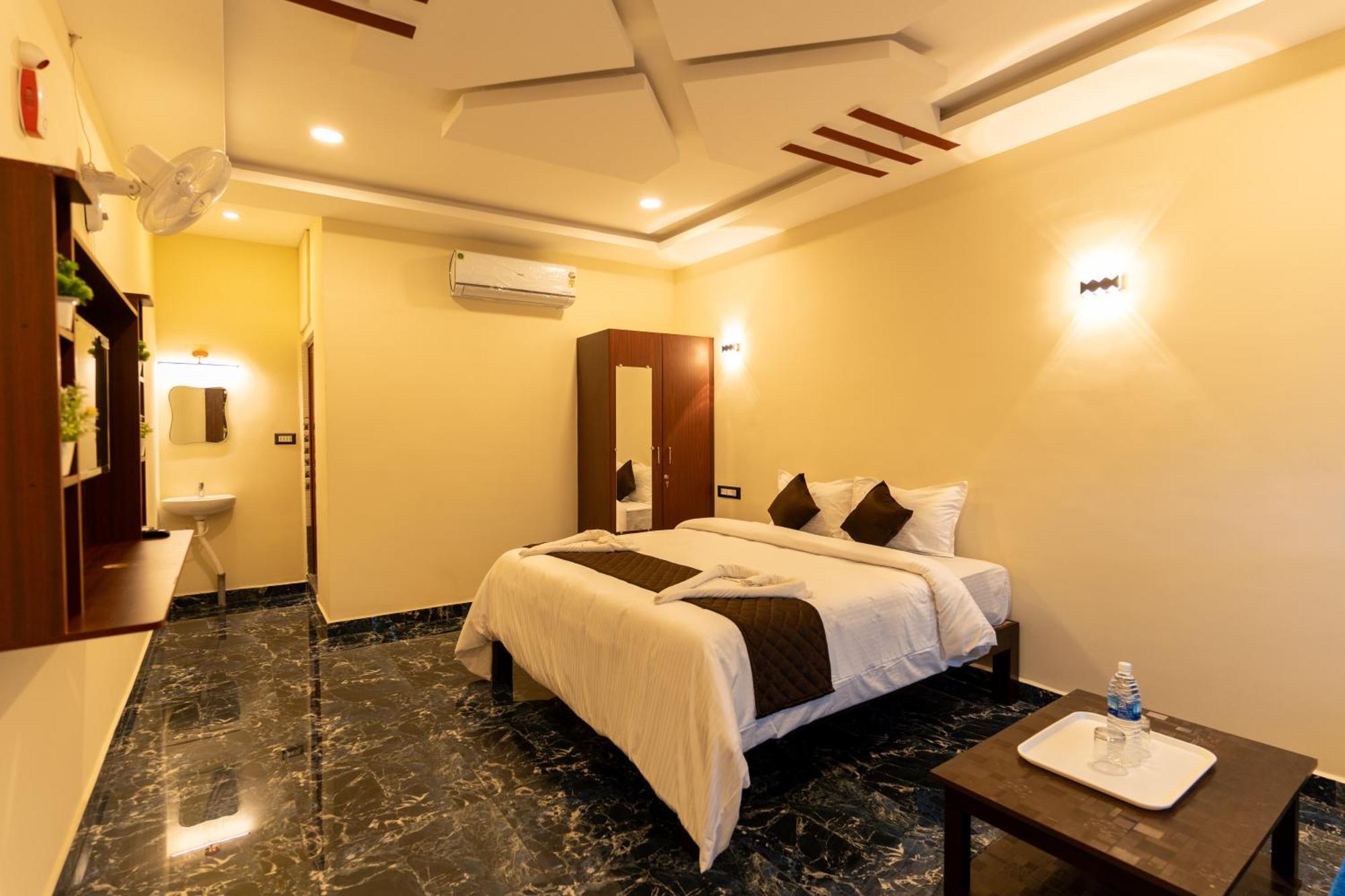 Auro Beach Resort Pondicherry Bagian luar foto